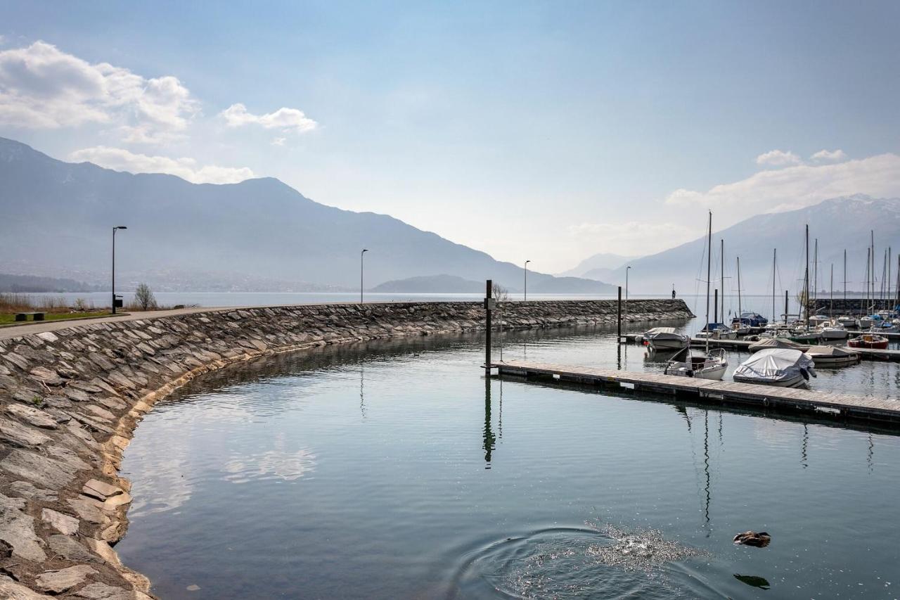 Yellow Lake View By Halldis Gera Lario Dış mekan fotoğraf