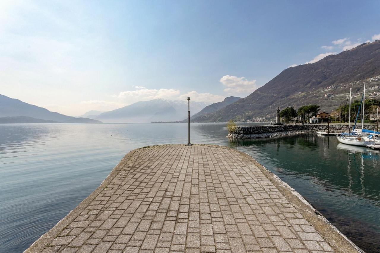 Yellow Lake View By Halldis Gera Lario Dış mekan fotoğraf